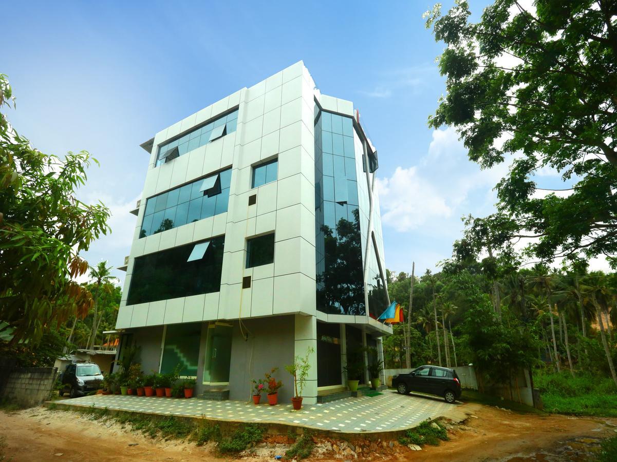 Oyo 9557 Near Kims Hospital Hotel Thiruvananthapuram Luaran gambar